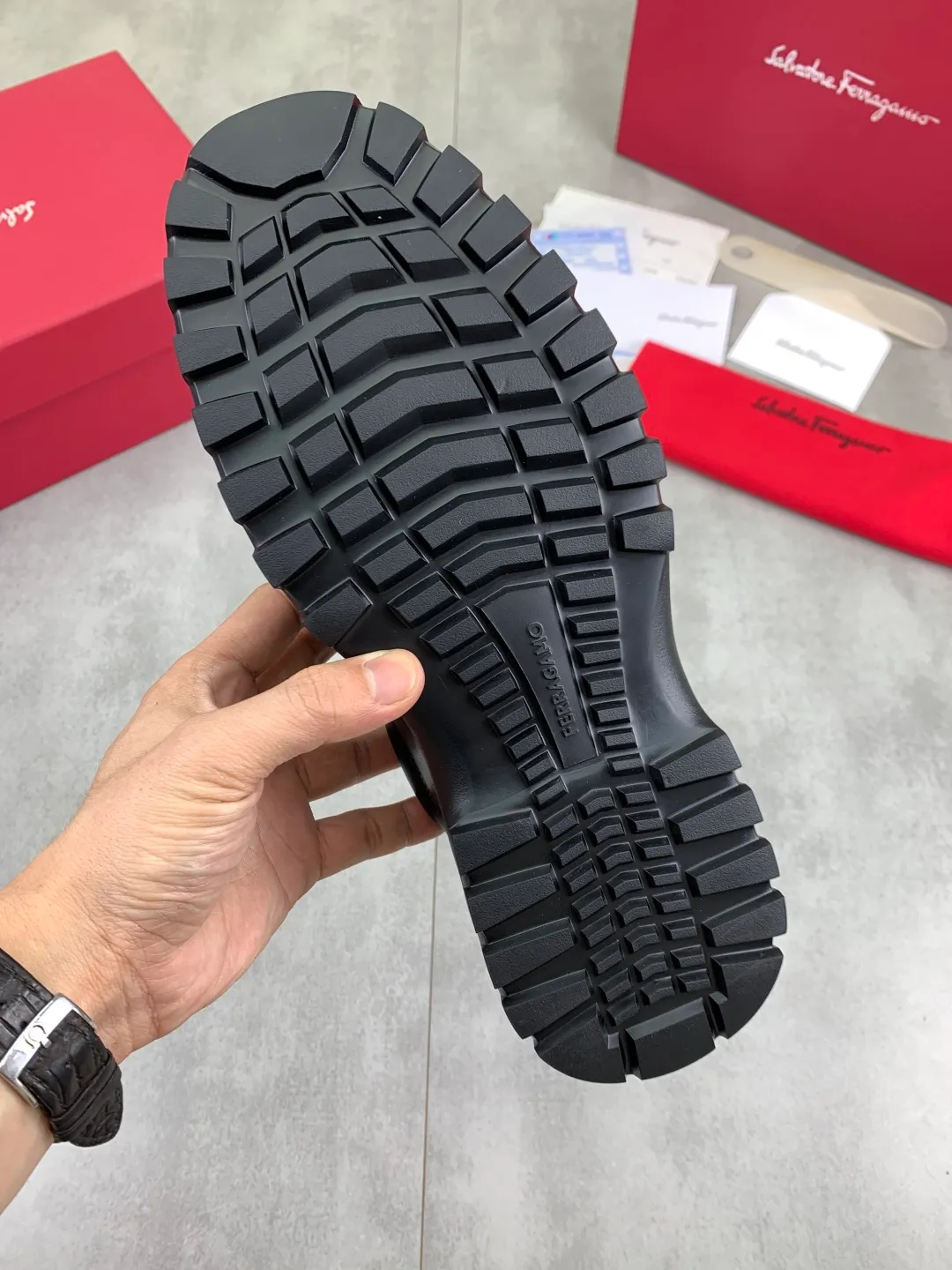 Men's men's shoes💰P640💰【New style】High quality water-dyed cowhide 🆘【Salvatore Ferragamo】Ferragamo's latest casual business leather shoes for men! Listed simultaneously! The fabric is made of specially imported original calfskin, and the interior is made of imported water-dyed cowhide. It is absolutely luxurious and leads the fashion trend. High-end foam outsole, matching sizes: 38-44 (45 and 46 can be customized) 4️⃣ colors available